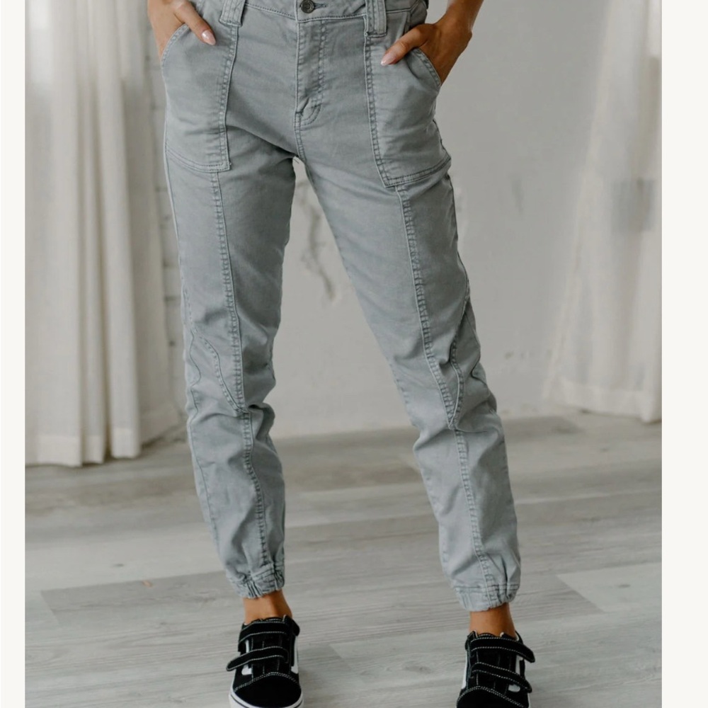 KanCan Gray Jogger Pants SIZE 7 NWOT